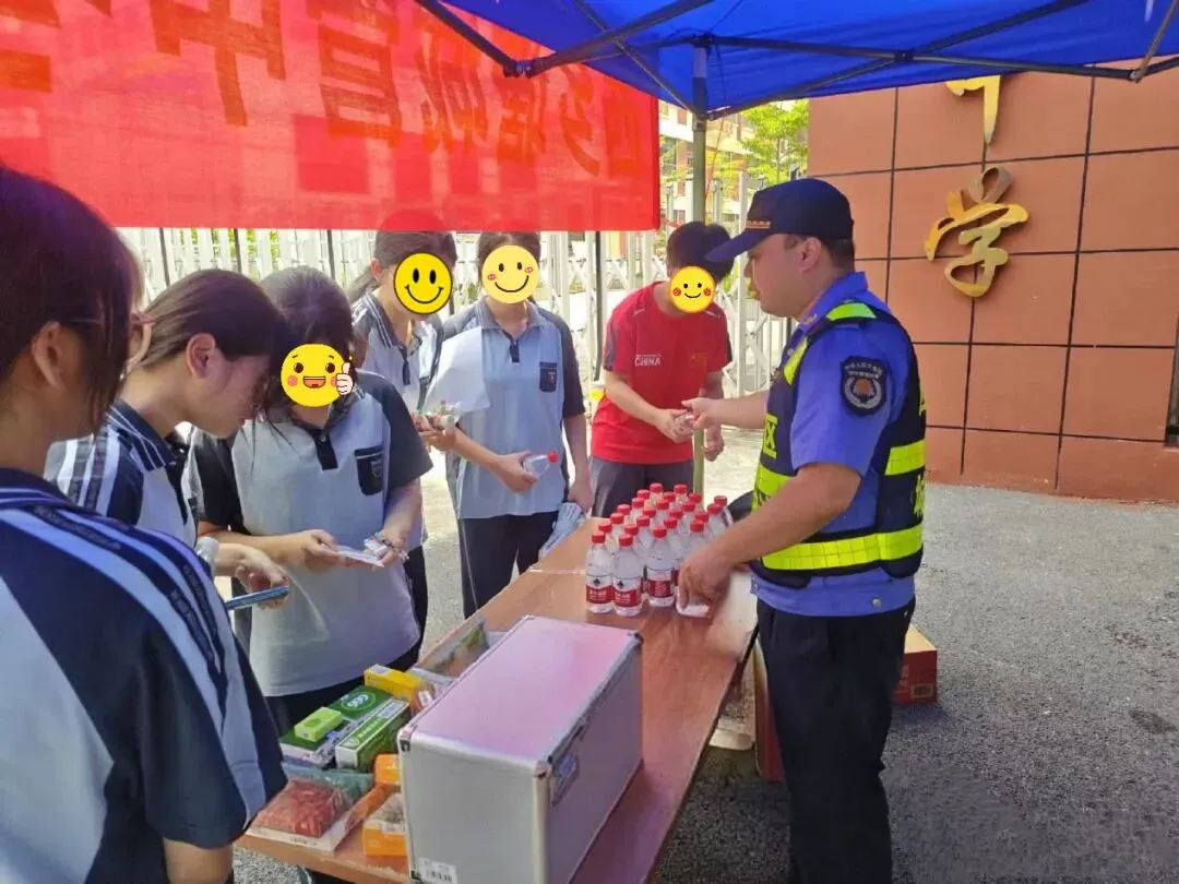 中考逐梦,“城管蓝”守护少年荣光-第12张图片-四季读书网 中考逐梦,“城管蓝”守护少年荣光-第12张图片-四季读书网