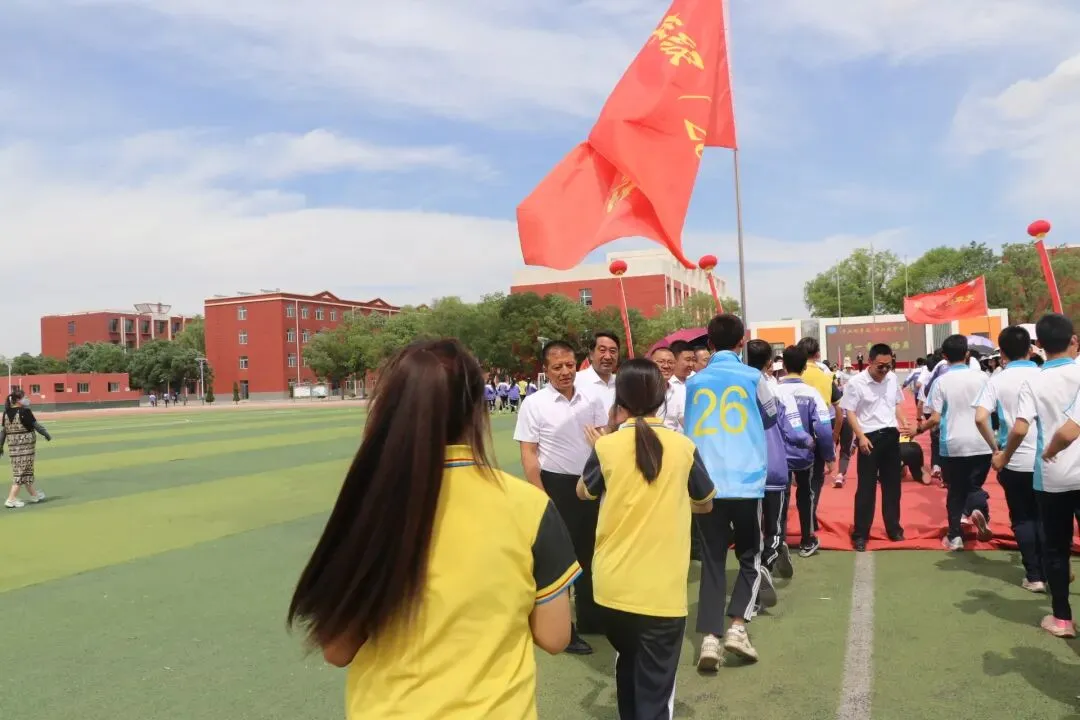 毕业致青春 壮行战中考|吴忠市红寺堡区第一中学教育集团2026届毕业典礼圆满落幕-第12张图片-四季读书网