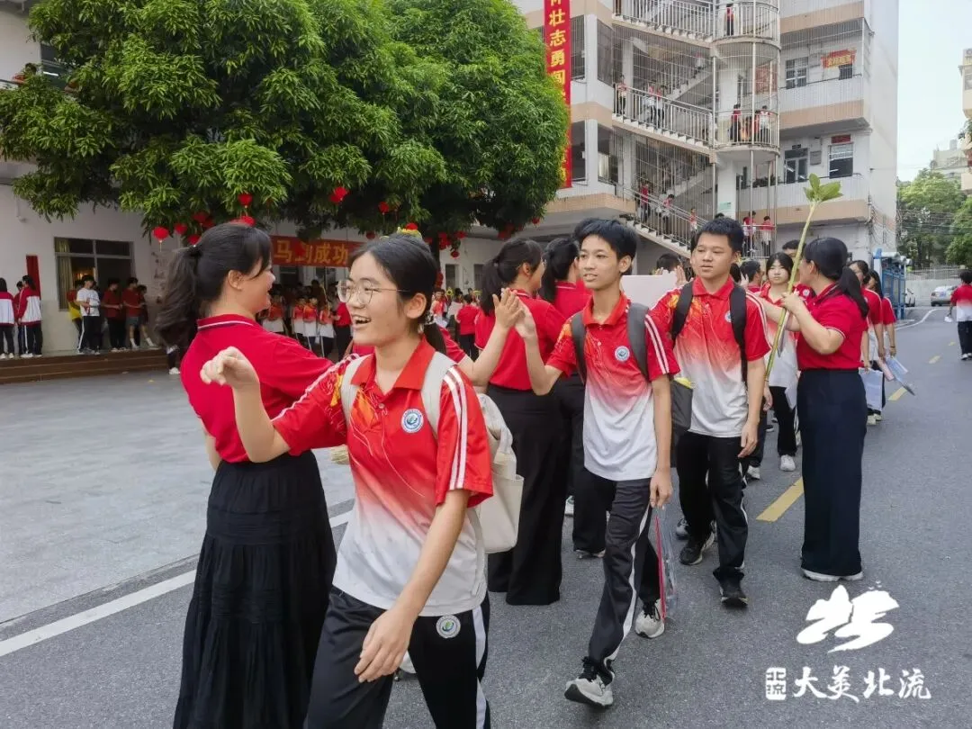 2026年中考开考 ,北流市5.4万余名八、九年级考生奔赴考场-第5张图片-四季读书网 2026年中考开考 ,北流市5.4万余名八、九年级考生奔赴考场-第5张图片-四季读书网