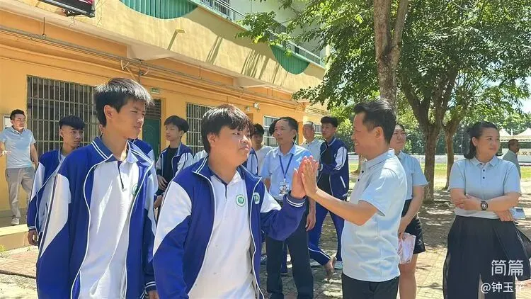 儋州市大成中学2026届中考欢送仪式圆满举行-第40张图片-四季读书网