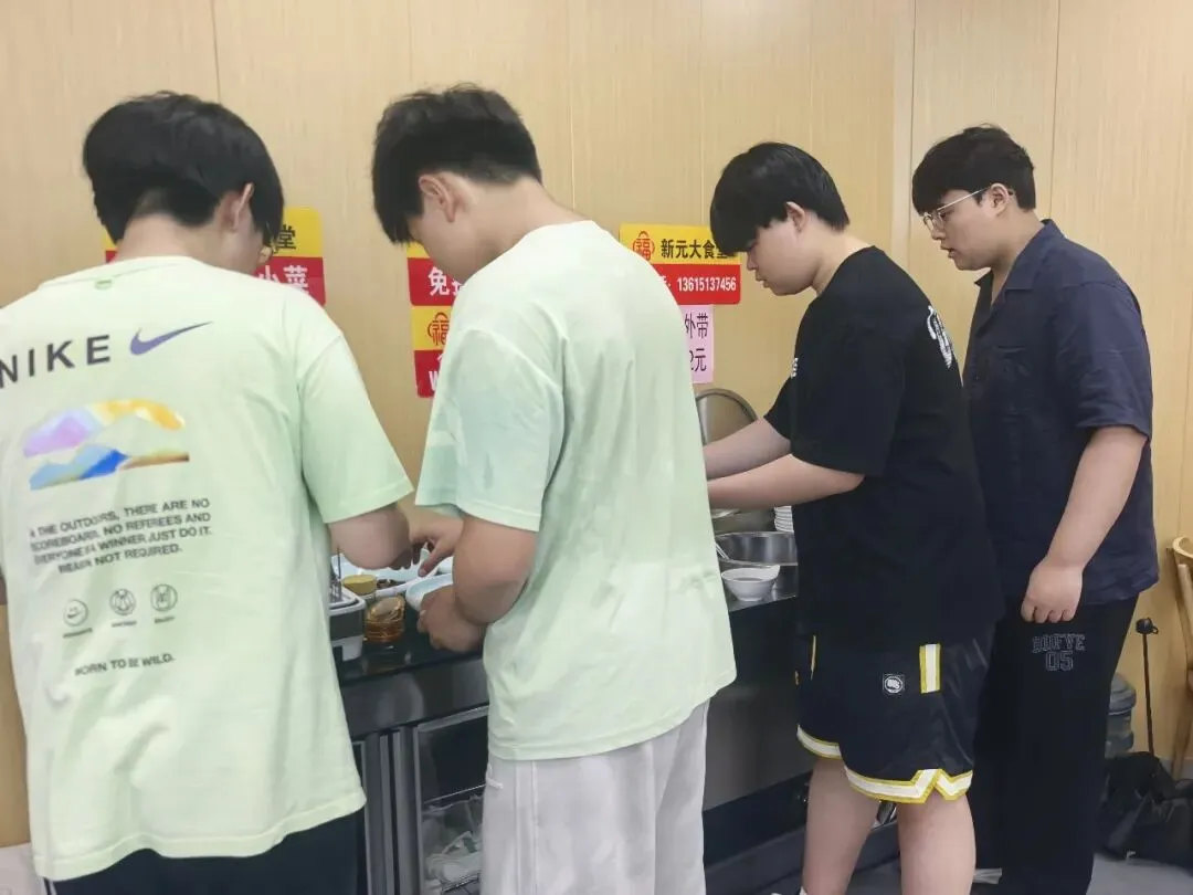 盛夏逐梦,一举高粽!龙门复读学子中考圆满收官,岁岁韶华皆可期-第15张图片-四季读书网