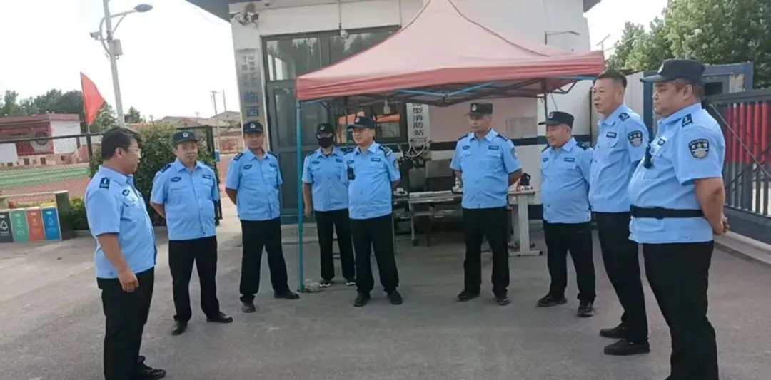 护航青春筑梦中考 临西义警坚守一线筑牢平安防线-第2张图片-四季读书网 护航青春筑梦中考 临西义警坚守一线筑牢平安防线-第2张图片-四季读书网