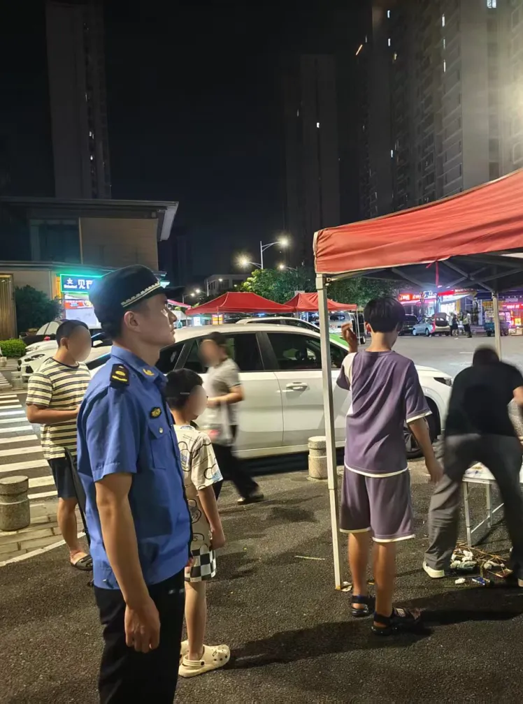 守护“粽”要的你!海沧城管织密端午中考“双重保障网”-第9张图片-四季读书网 守护“粽”要的你!海沧城管织密端午中考“双重保障网”-第9张图片-四季读书网