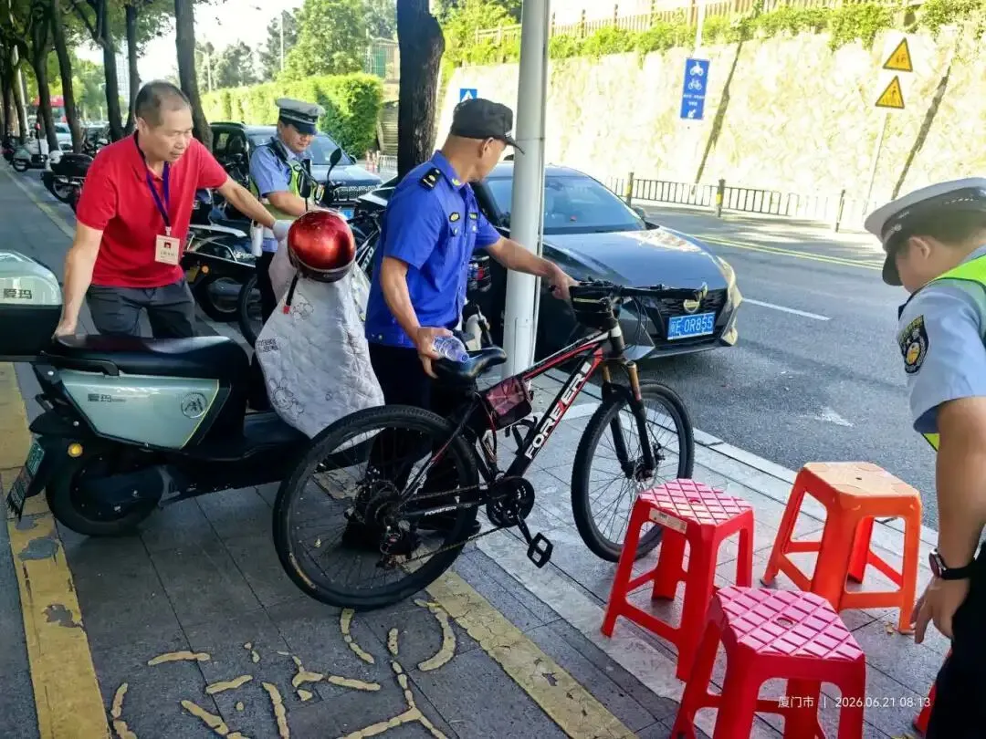 守护“粽”要的你!海沧城管织密端午中考“双重保障网”-第13张图片-四季读书网 守护“粽”要的你!海沧城管织密端午中考“双重保障网”-第13张图片-四季读书网
