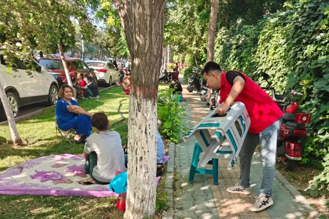 汇聚志愿力量·暖心护航中考——伊宁市助力中考志愿服务温情集锦-第26张图片-四季读书网 汇聚志愿力量·暖心护航中考——伊宁市助力中考志愿服务温情集锦-第26张图片-四季读书网