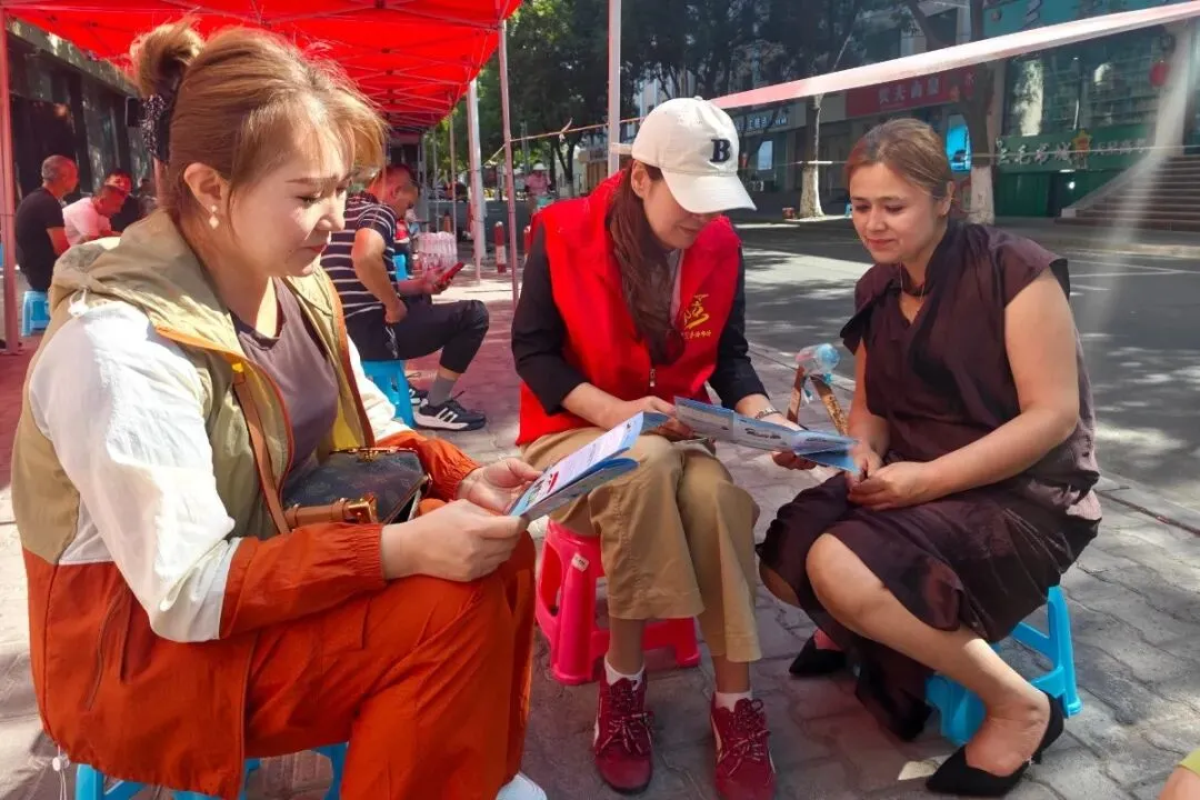 汇聚志愿力量·暖心护航中考——伊宁市助力中考志愿服务温情集锦-第37张图片-四季读书网 汇聚志愿力量·暖心护航中考——伊宁市助力中考志愿服务温情集锦-第37张图片-四季读书网