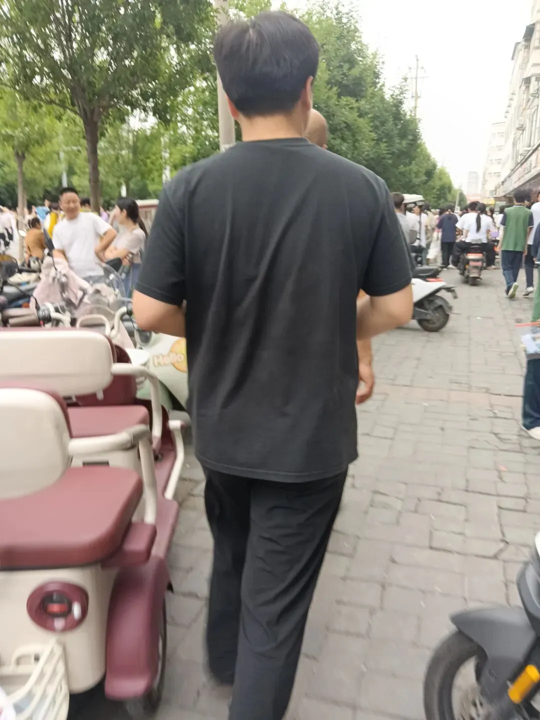 致考完中考的儿子-第2张图片-四季读书网 致考完中考的儿子-第2张图片-四季读书网