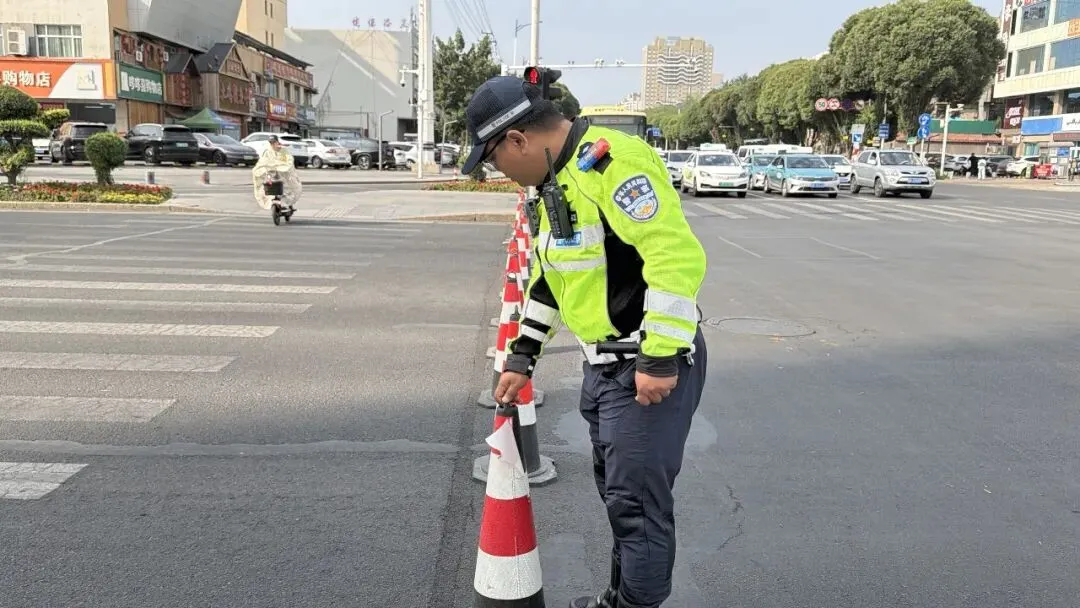 【护航中考 交警同行】完美收官!昌吉市交警与考生一起圆满“交卷”-第13张图片-四季读书网