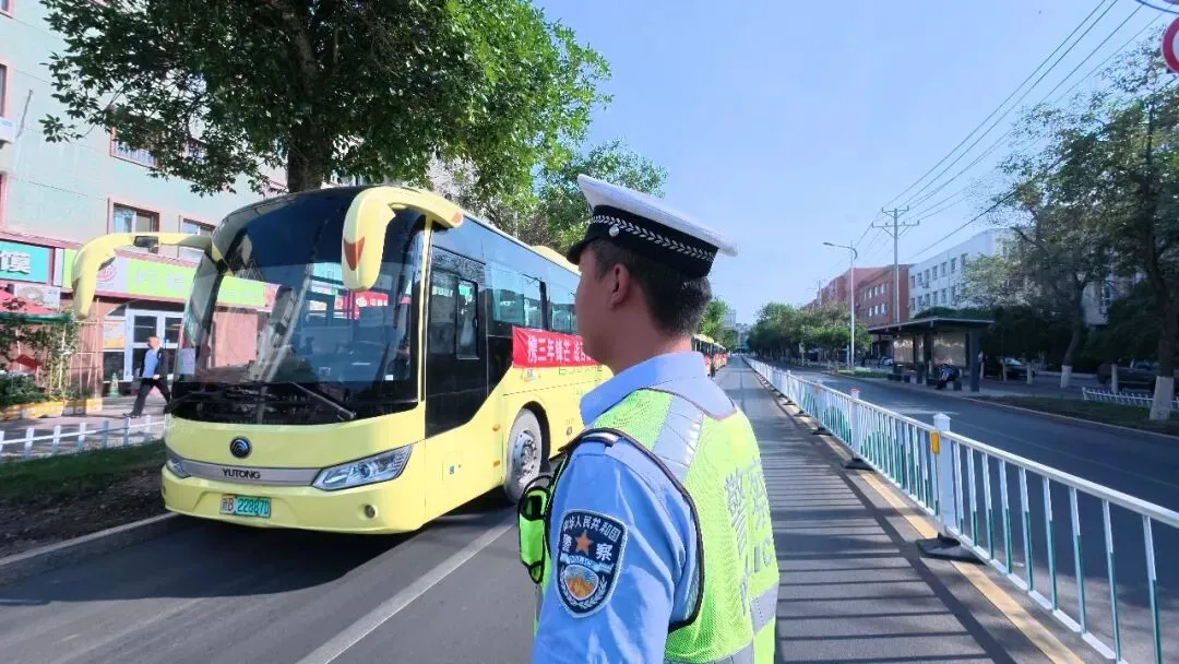 【护航中考 交警同行】完美收官!昌吉市交警与考生一起圆满“交卷”-第20张图片-四季读书网