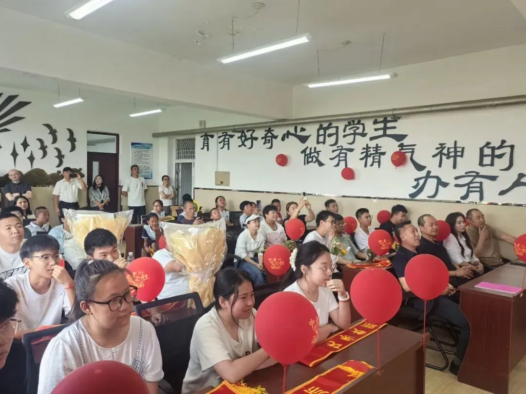展鲲鹏壮志 赴锦绣前程---天元学校为中考学子助力壮行-第4张图片-四季读书网