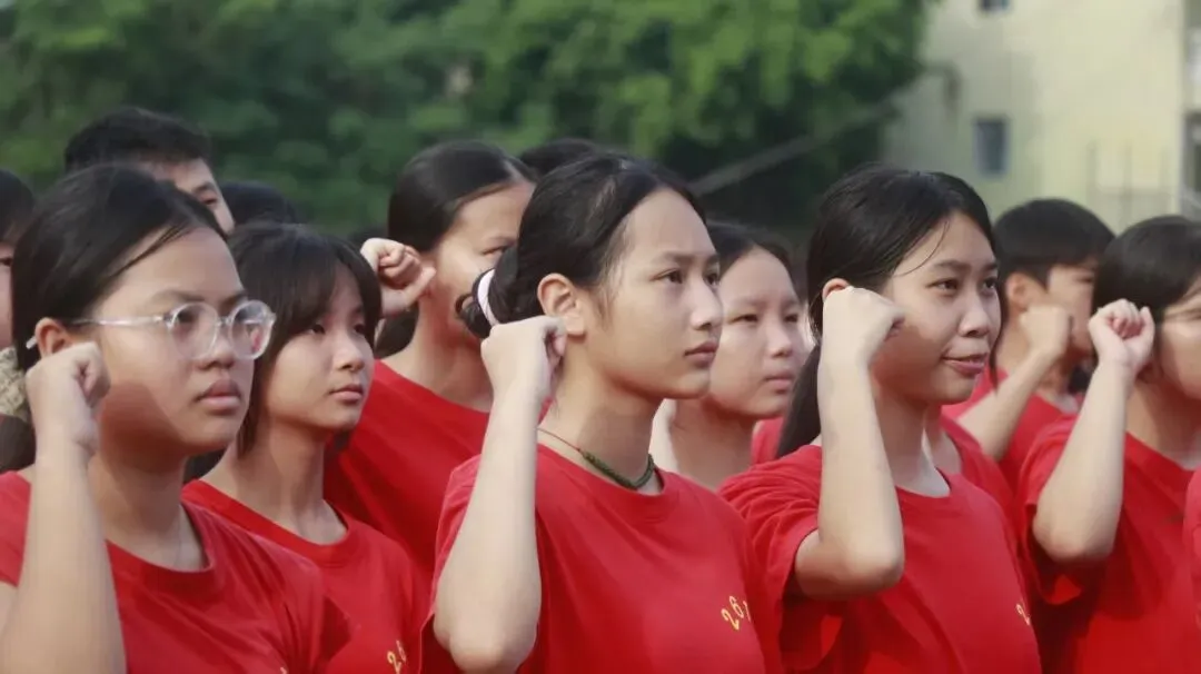 玉林市2026年中考顺利开启,12.4万考生从容赴考-第10张图片-四季读书网