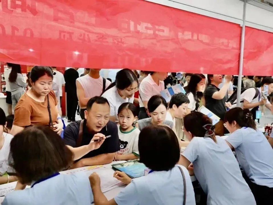 双材料二选一,陕西中考作文首“变”!看高新一中初级中学、爱知中学名师联合解读-第4张图片-四季读书网