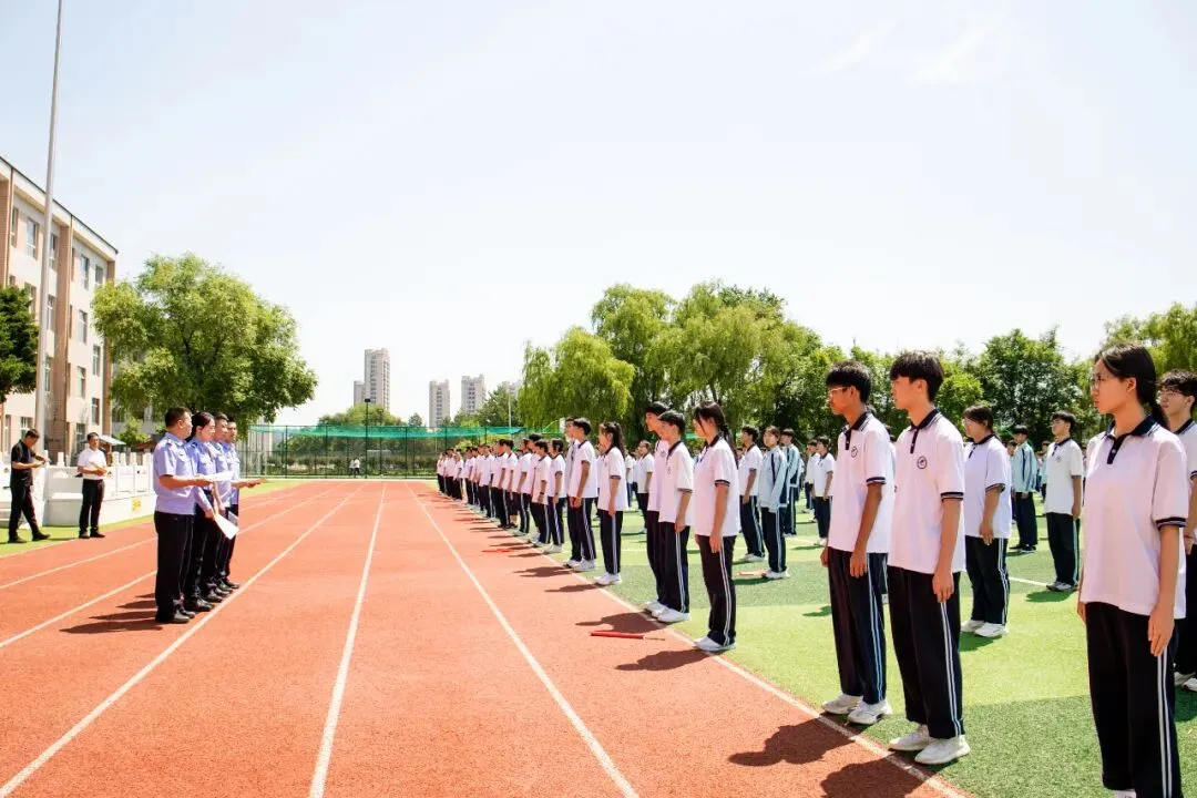 中考首日!宁安公安全力以“护” ,助梦远航!-第13张图片-四季读书网