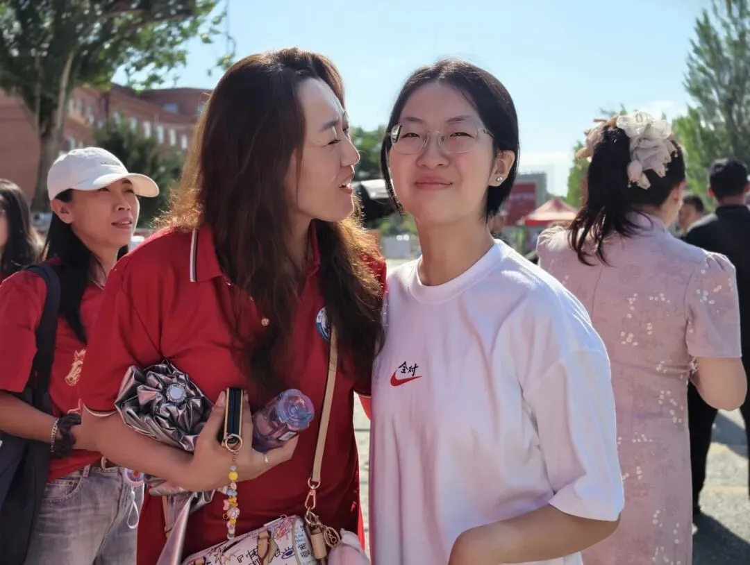 现场画面来了!今日中考▷加油,大庆少年-第24张图片-四季读书网