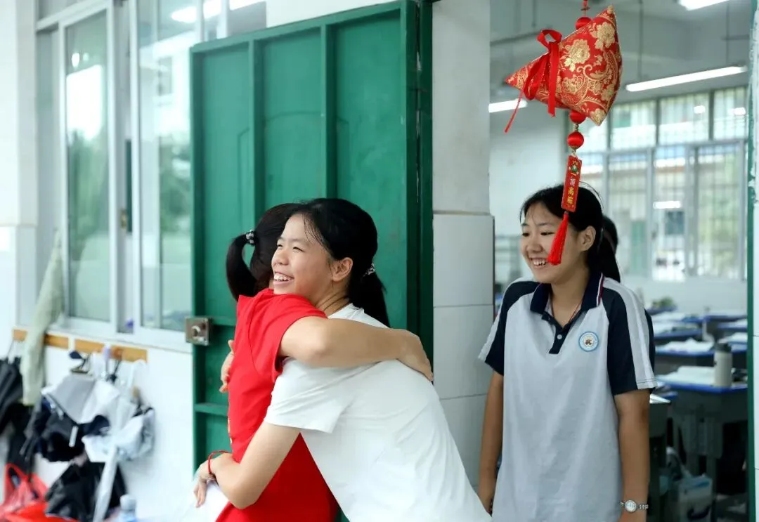 三江学子迎战 2026 年中考-第6张图片-四季读书网
