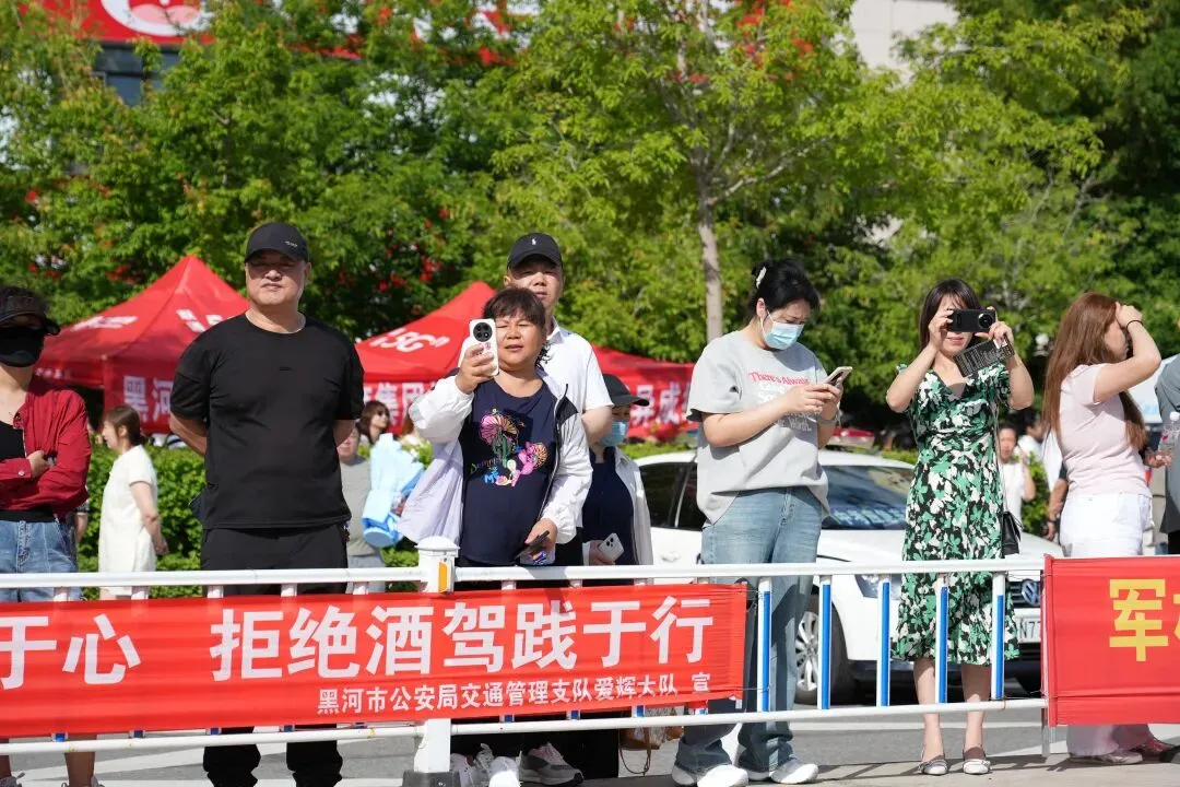 黑河中考首日→少年乘风,一往无前!-第13张图片-四季读书网
