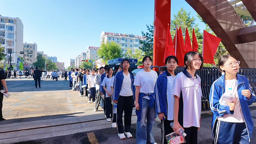 中考现场直击!执笔追梦,为克东学子加油-第7张图片-四季读书网