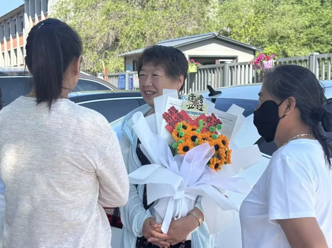 中考现场直击!执笔追梦,为克东学子加油-第14张图片-四季读书网