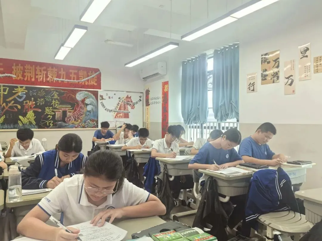 鱼跃龙门 中考必胜 | 三亚崖州湾科技城寰岛实验中学2026届初三送考仪式-第36张图片-四季读书网
