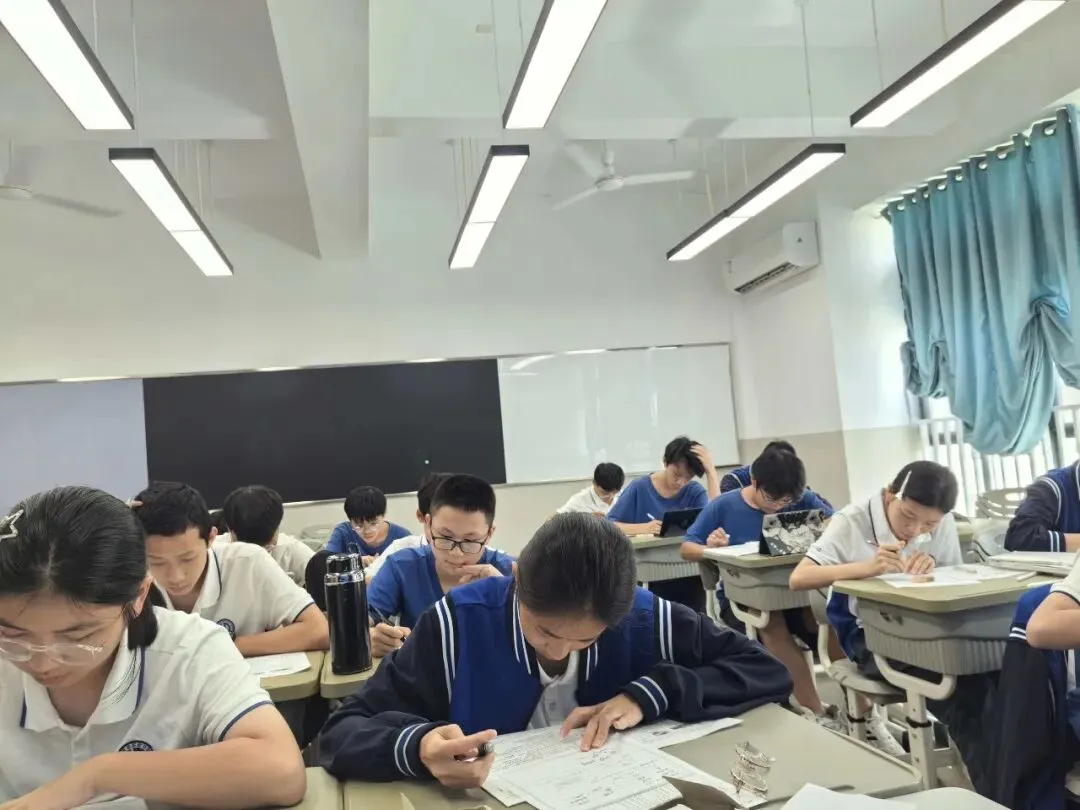 鱼跃龙门 中考必胜 | 三亚崖州湾科技城寰岛实验中学2026届初三送考仪式-第37张图片-四季读书网