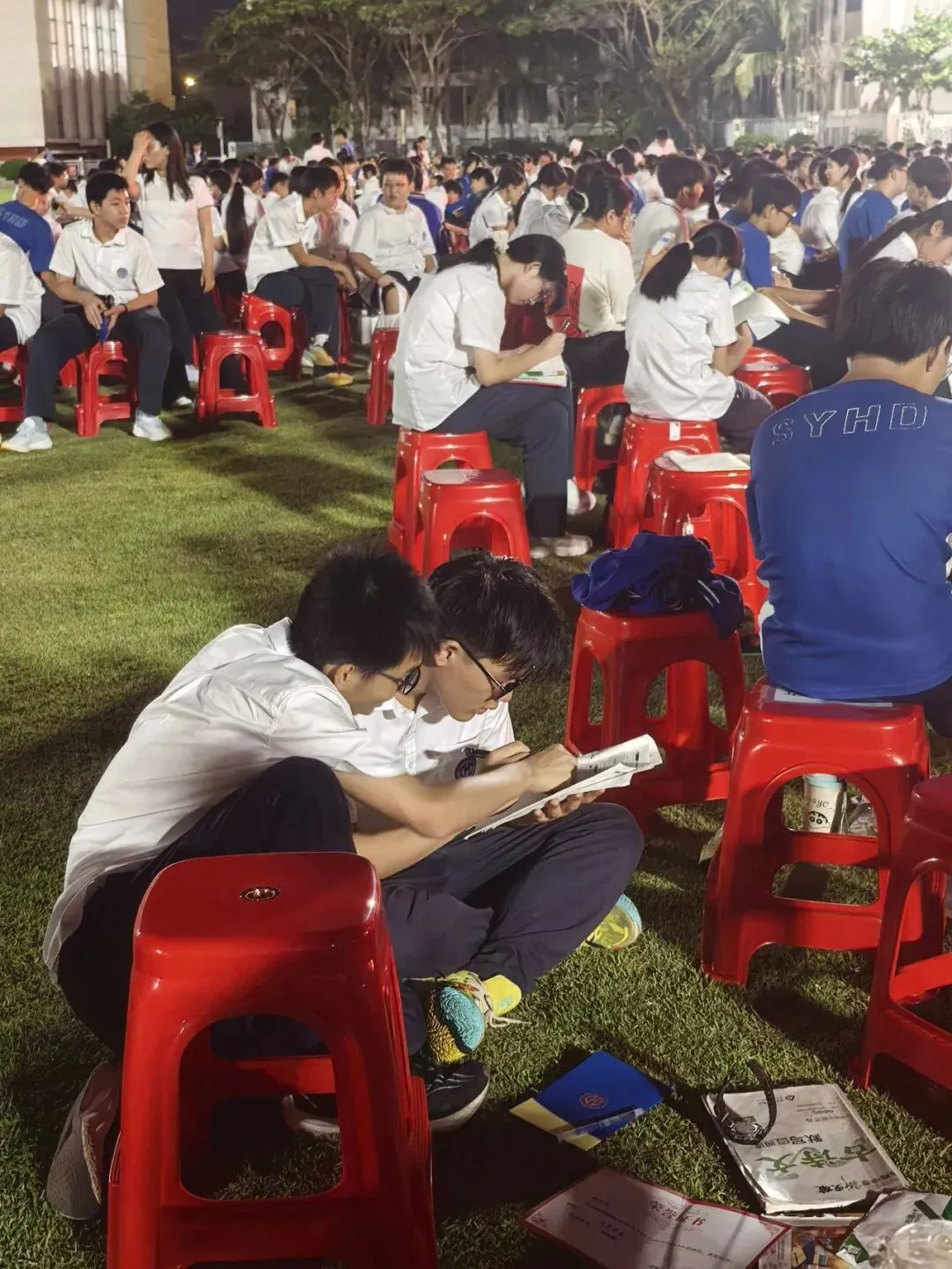 鱼跃龙门 中考必胜 | 三亚崖州湾科技城寰岛实验中学2026届初三送考仪式-第39张图片-四季读书网