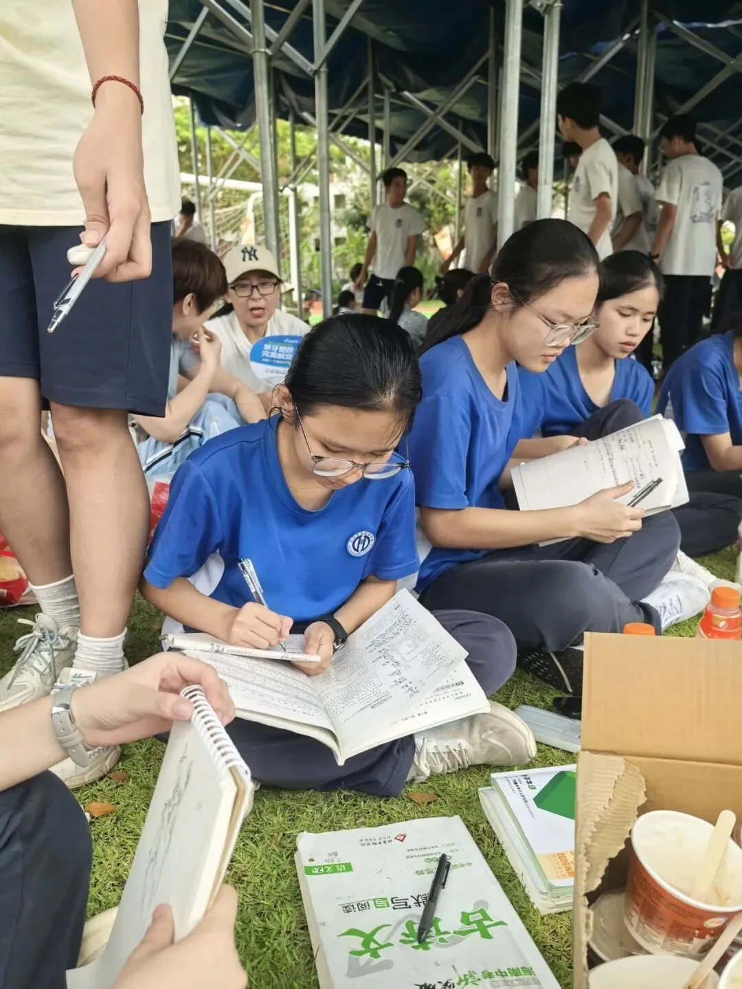 鱼跃龙门 中考必胜 | 三亚崖州湾科技城寰岛实验中学2026届初三送考仪式-第47张图片-四季读书网