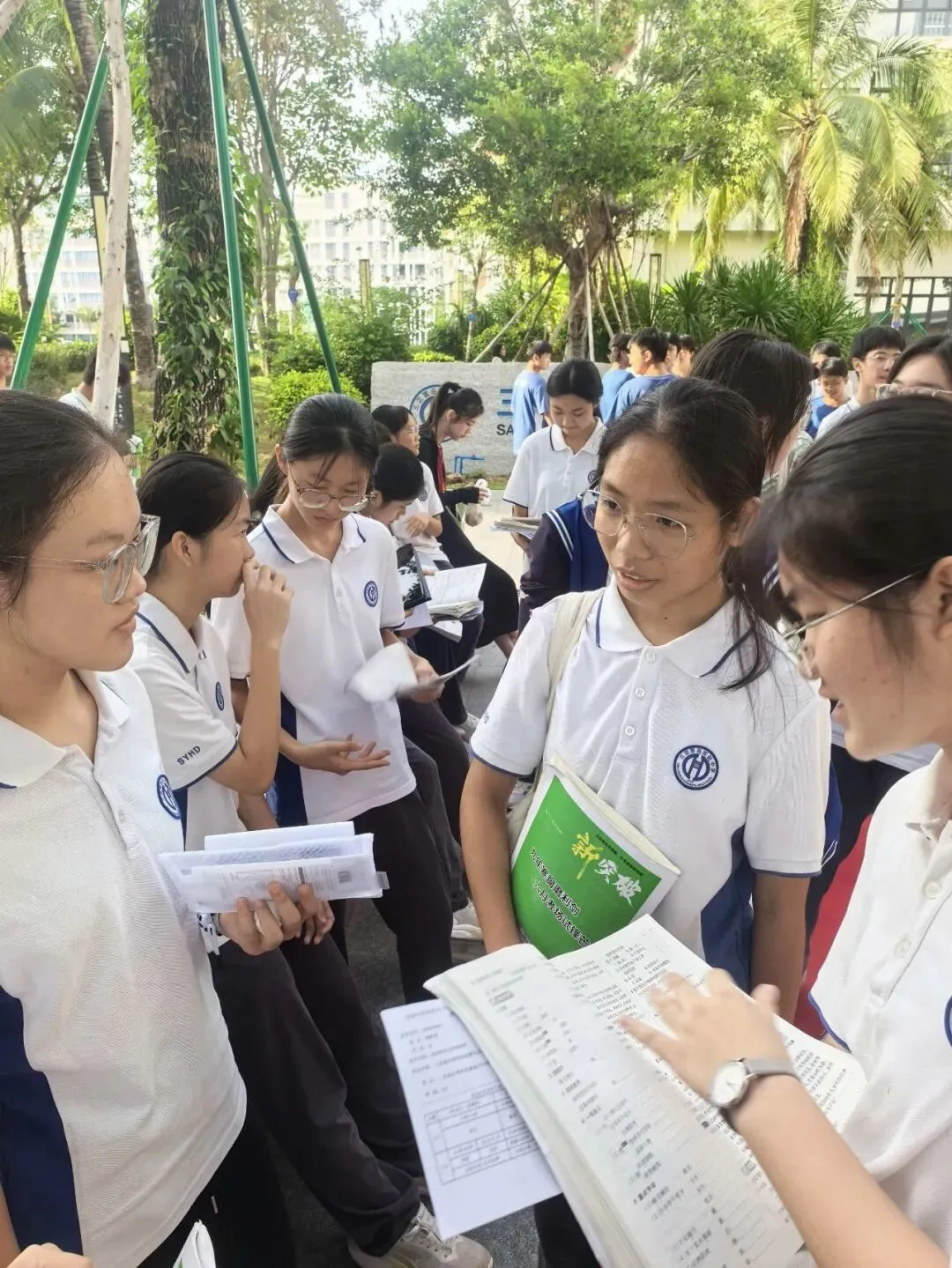 鱼跃龙门 中考必胜 | 三亚崖州湾科技城寰岛实验中学2026届初三送考仪式-第49张图片-四季读书网