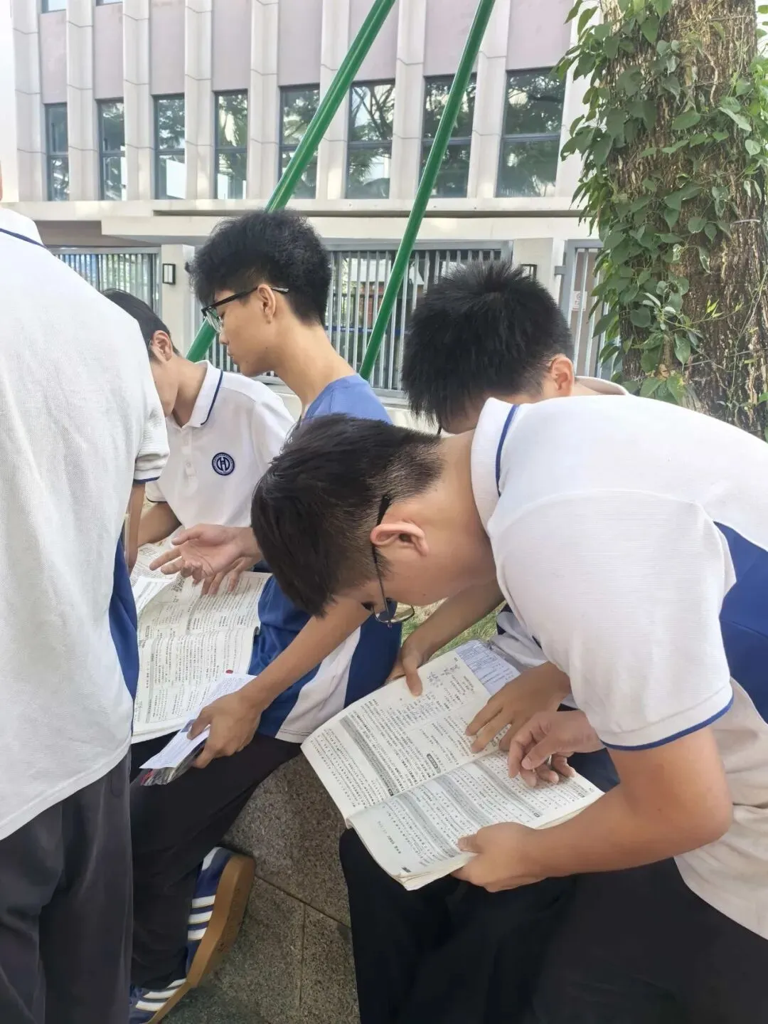 鱼跃龙门 中考必胜 | 三亚崖州湾科技城寰岛实验中学2026届初三送考仪式-第50张图片-四季读书网