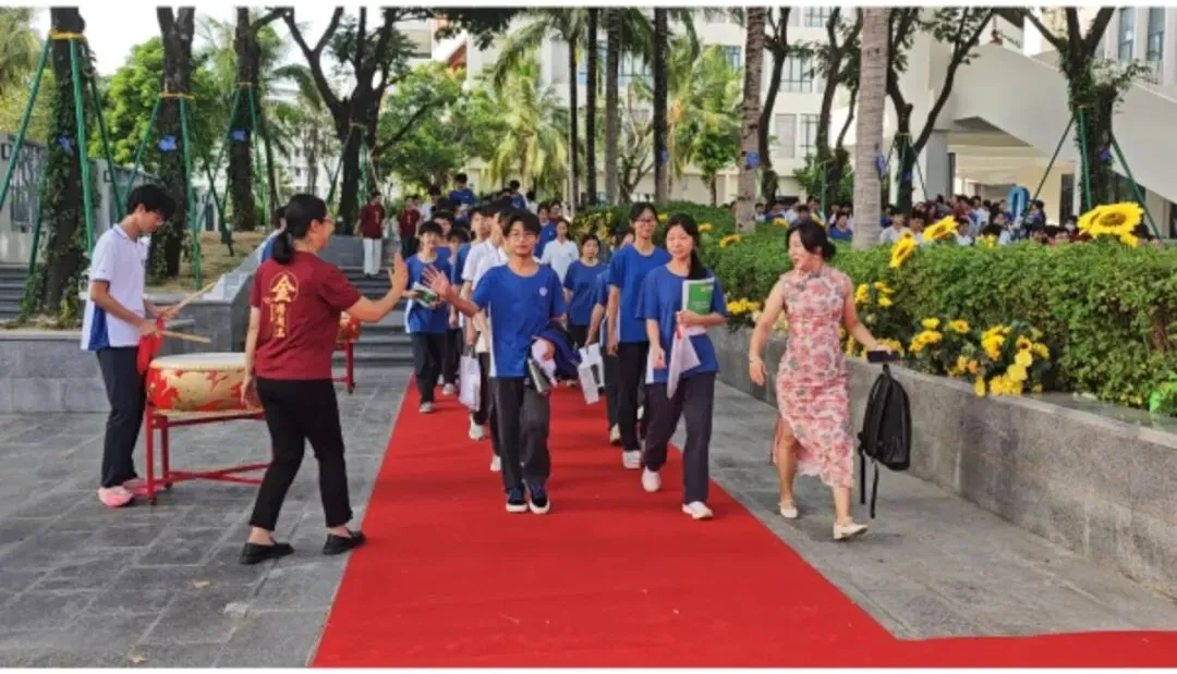 鱼跃龙门 中考必胜 | 三亚崖州湾科技城寰岛实验中学2026届初三送考仪式-第59张图片-四季读书网