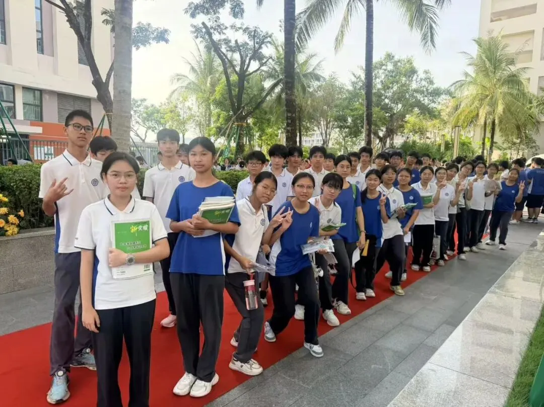 鱼跃龙门 中考必胜 | 三亚崖州湾科技城寰岛实验中学2026届初三送考仪式-第71张图片-四季读书网