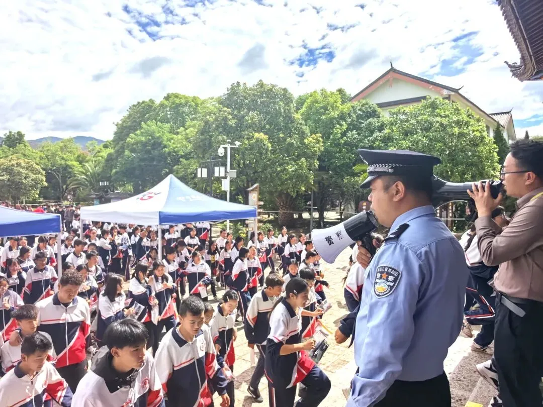 护航中考,逐梦前行!古城公安圆满完成2026年中考安保工作-第3张图片-四季读书网
