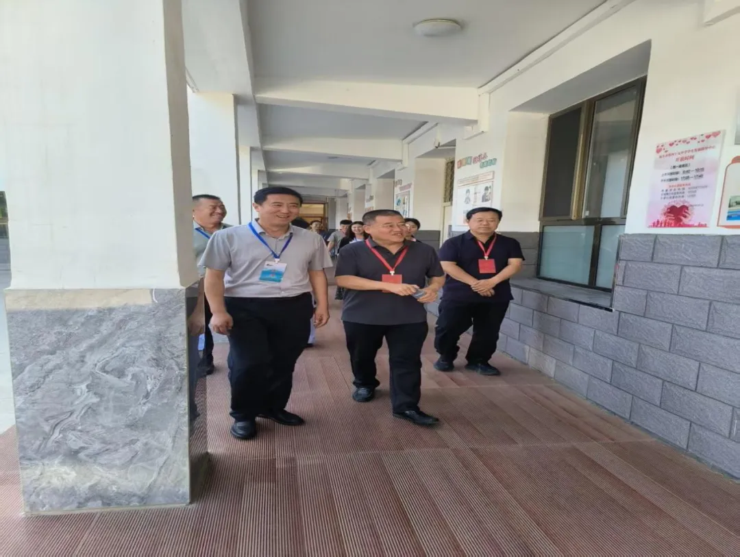 严抓考点筹备,护航平安中考——青山区领导视察包头市第四十五中学考点筹备工作-第8张图片-四季读书网
