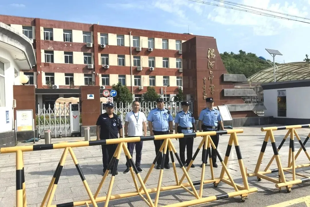 2026中考首日现场直击:青春执笔,为梦想而战!-第21张图片-四季读书网