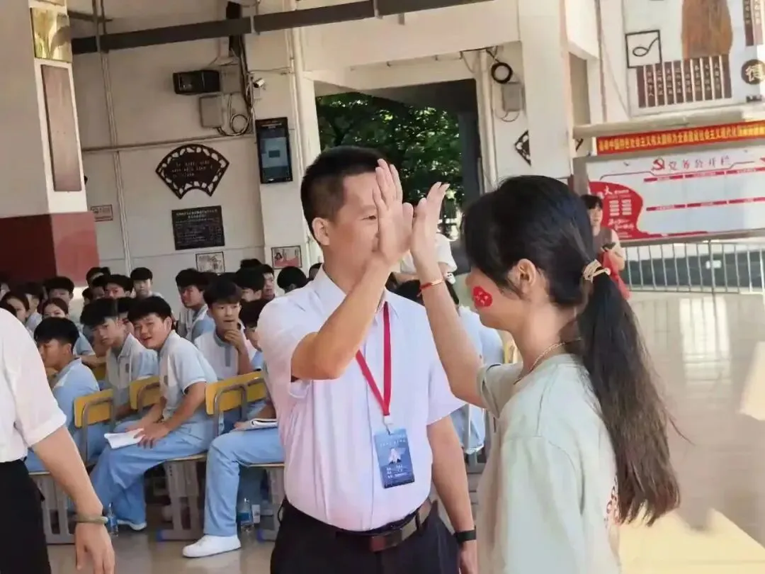 感恩母校逐梦启航 决战中考不负韶华——儋州市思源实验学校2026届壮行大会暨毕业典礼纪实-第15张图片-四季读书网