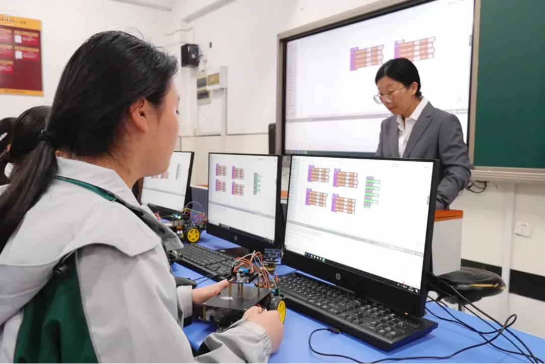 212人!中考学子新选择!余杭这所学校四大热门专业招生计划公布!现代会计、酷炫电商、智慧物流,涉农专业每年还有两千多补助……-第49张图片-四季读书网