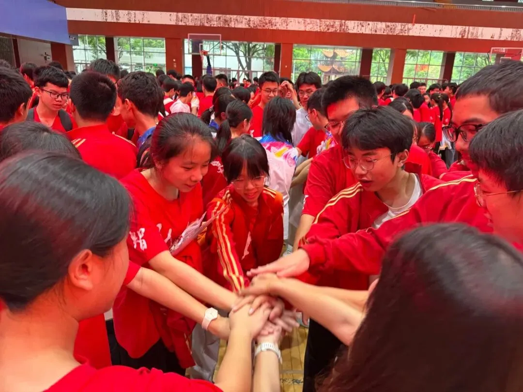 少年,加油!2026中考首日,柳州考生执笔逐光!-第3张图片-四季读书网