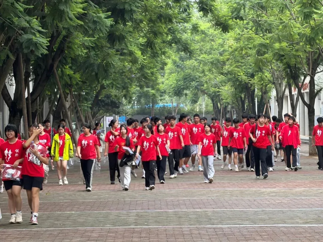 少年,加油!2026中考首日,柳州考生执笔逐光!-第13张图片-四季读书网