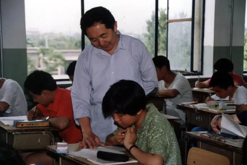 考懵了!北京中考数学8年最难?帝都家长彻夜难眠,学竞赛彻底沦为笑话......-第10张图片-四季读书网