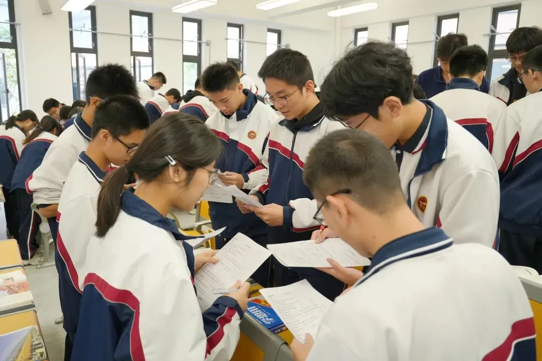 中考“手滑”填错志愿的侯同学,今年高考考了多少分?-第11张图片-四季读书网