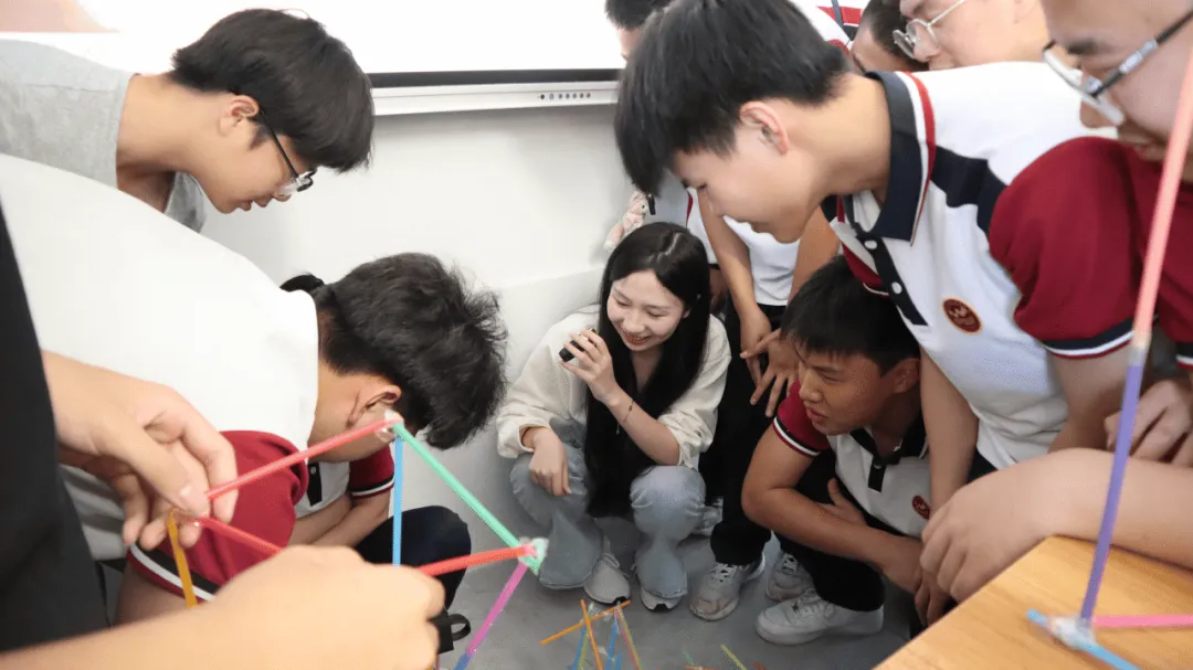 中考“手滑”填错志愿的侯同学,今年高考考了多少分?-第15张图片-四季读书网
