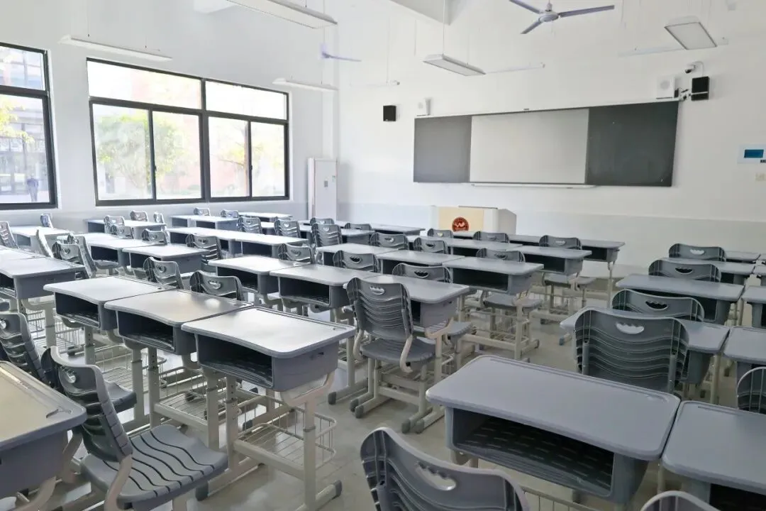 中考“手滑”填错志愿的侯同学,今年高考考了多少分?-第22张图片-四季读书网