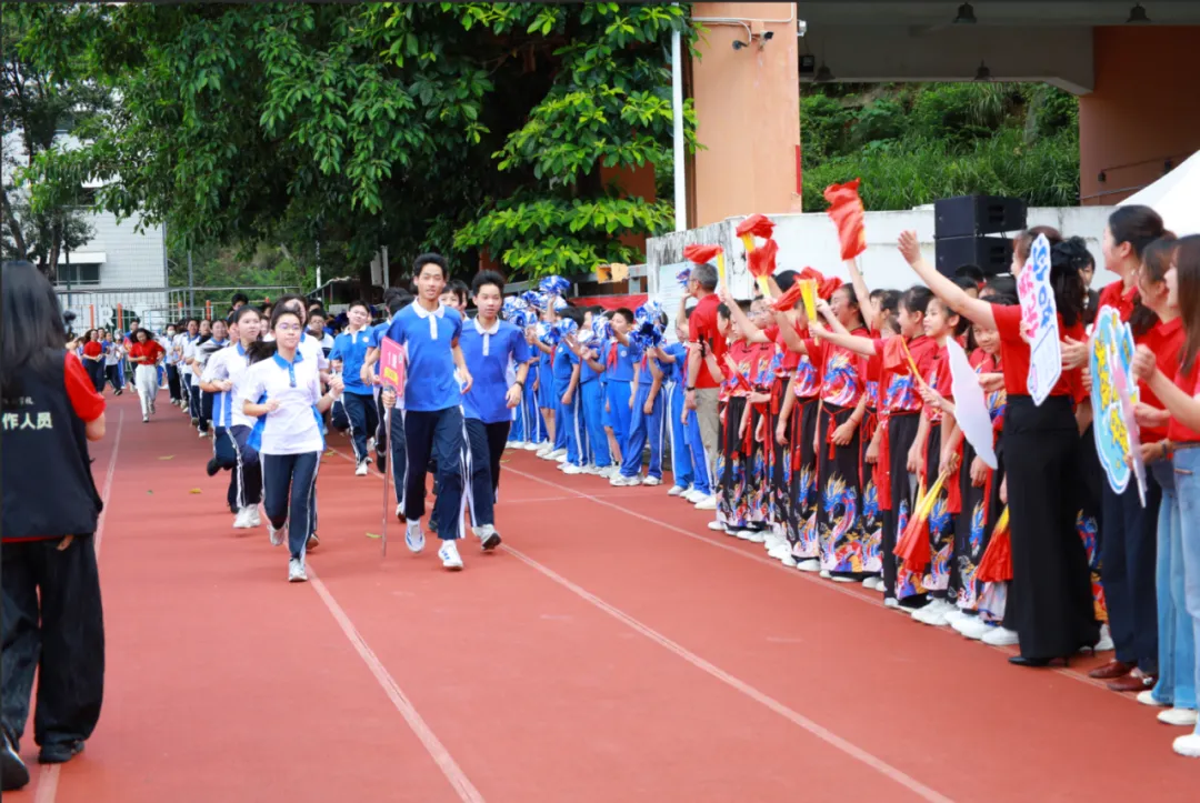 逐梦中考,少年向前——深圳市罗湖实验学校燃情开展中考助威活动-第32张图片-四季读书网