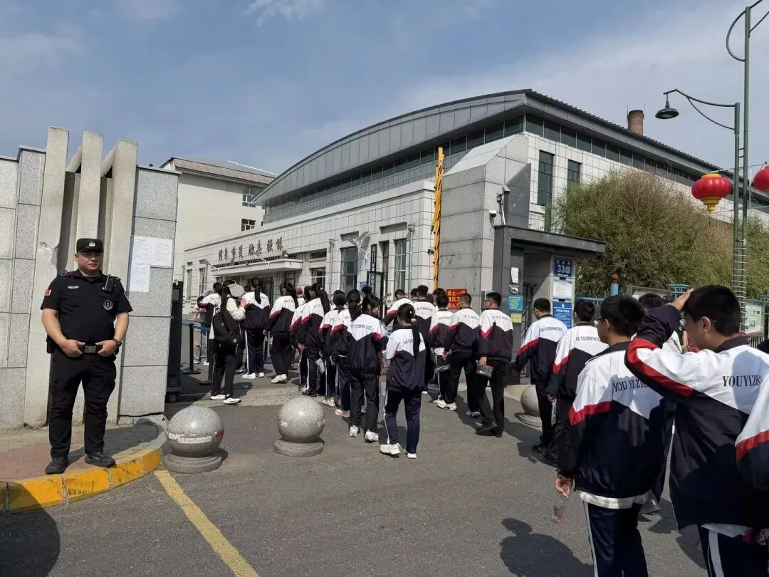 友谊县2026年中考平稳开考 各部门全力护航逐梦少年-第8张图片-四季读书网