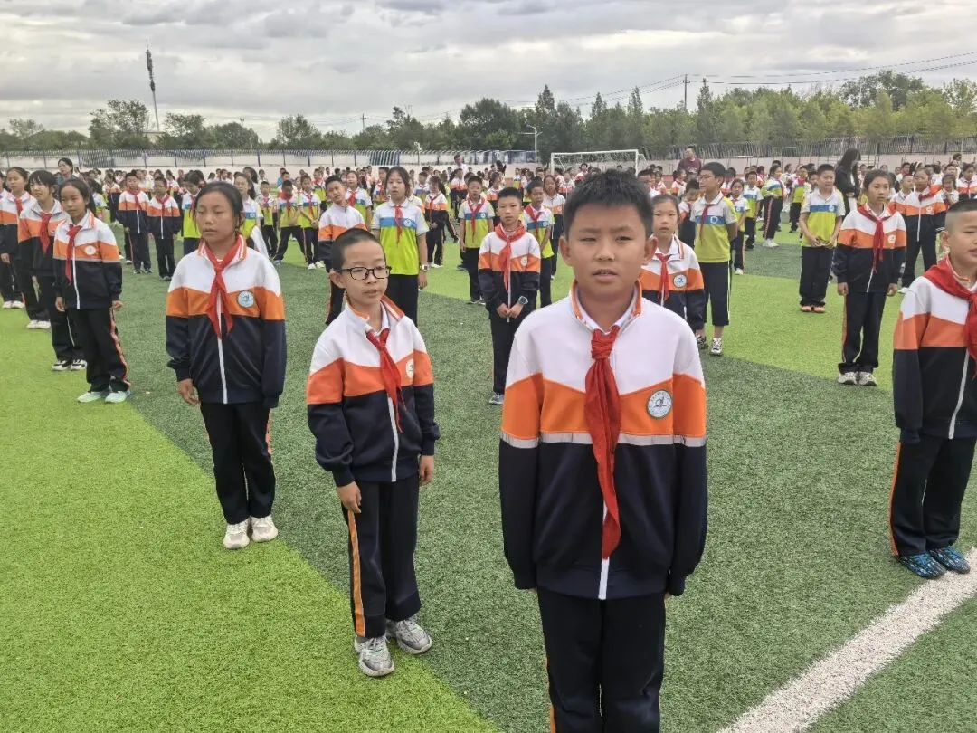 升旗仪式|少年逐梦,中考加油记第十七周升旗仪式-第9张图片-四季读书网
