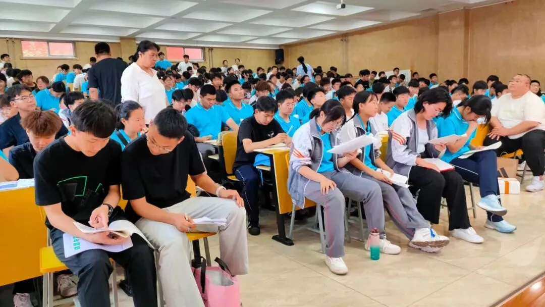 中考估分精准规划,从容填报中考志愿|南校初中2026年中考估分工作结束-第17张图片-四季读书网