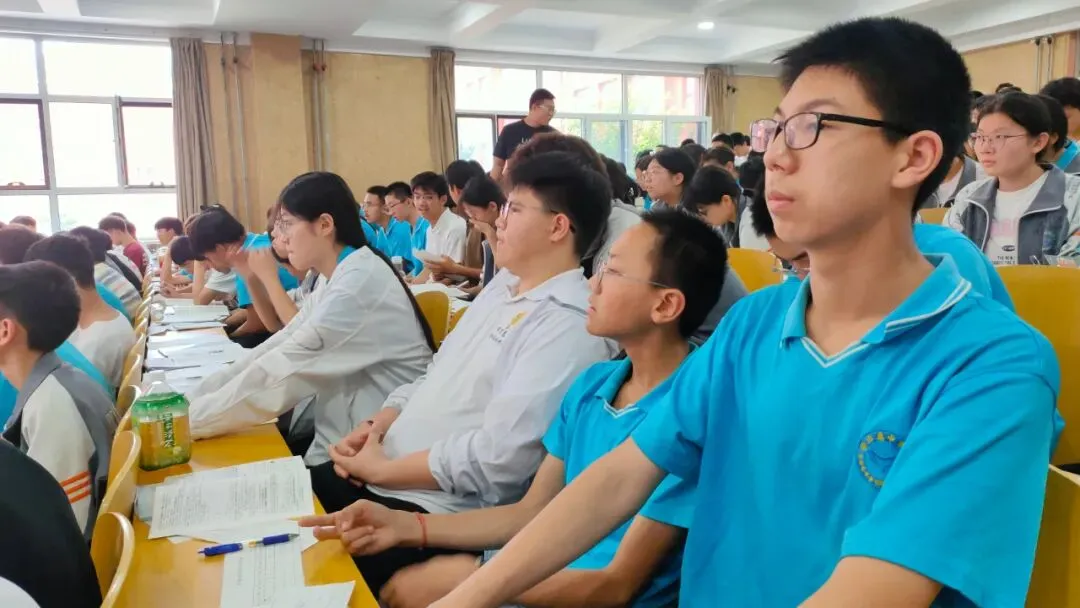 中考估分精准规划,从容填报中考志愿|南校初中2026年中考估分工作结束-第18张图片-四季读书网