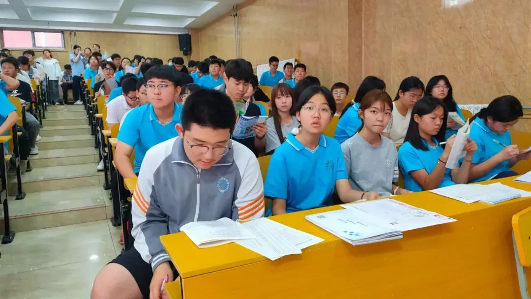 中考估分精准规划,从容填报中考志愿|南校初中2026年中考估分工作结束-第19张图片-四季读书网