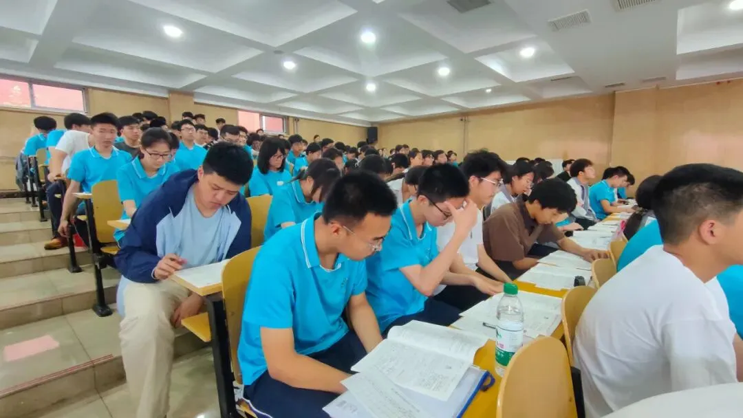 中考估分精准规划,从容填报中考志愿|南校初中2026年中考估分工作结束-第20张图片-四季读书网