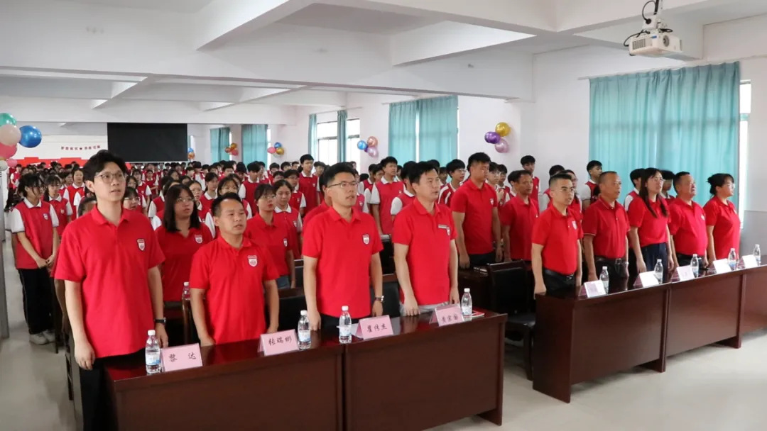 执笔为剑赢中考,追光逐梦向未来|贺州外国语学校举行初三毕业典礼暨壮行仪式-第6张图片-四季读书网