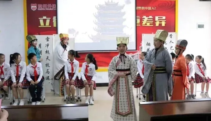 执笔为剑赢中考,追光逐梦向未来|贺州外国语学校举行初三毕业典礼暨壮行仪式-第53张图片-四季读书网
